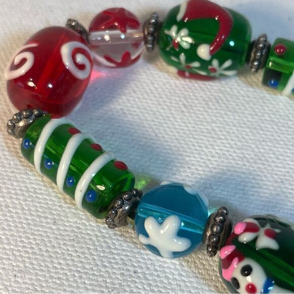 Christmas bracelet handmade lampworked glass beads stretchy bracelet - Picture 7 of 12